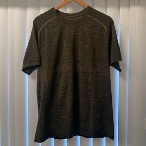 Lululemon Men’s workout shirt